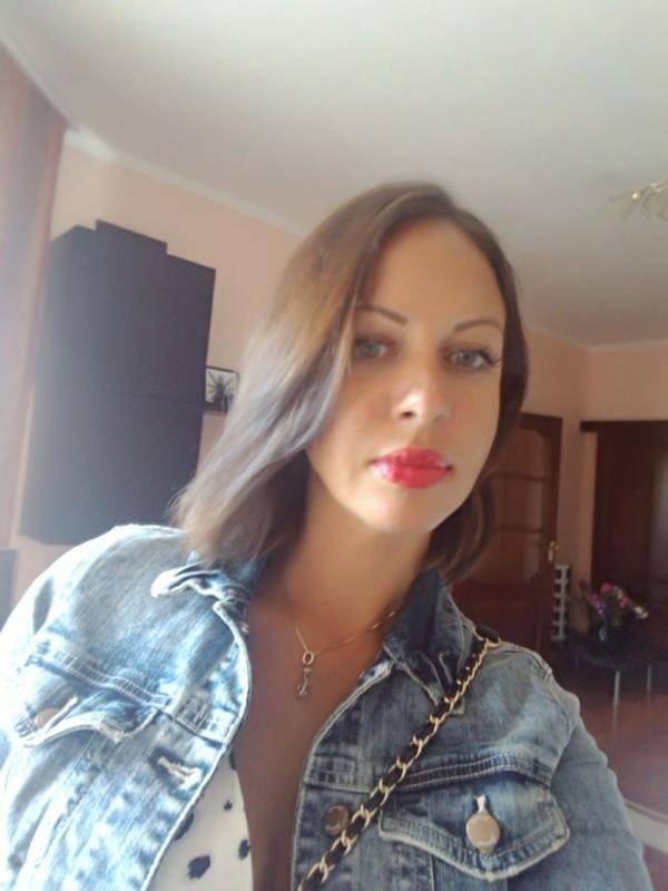 Single woman 48 in Miami, FL. Bako Free dating make new friends!